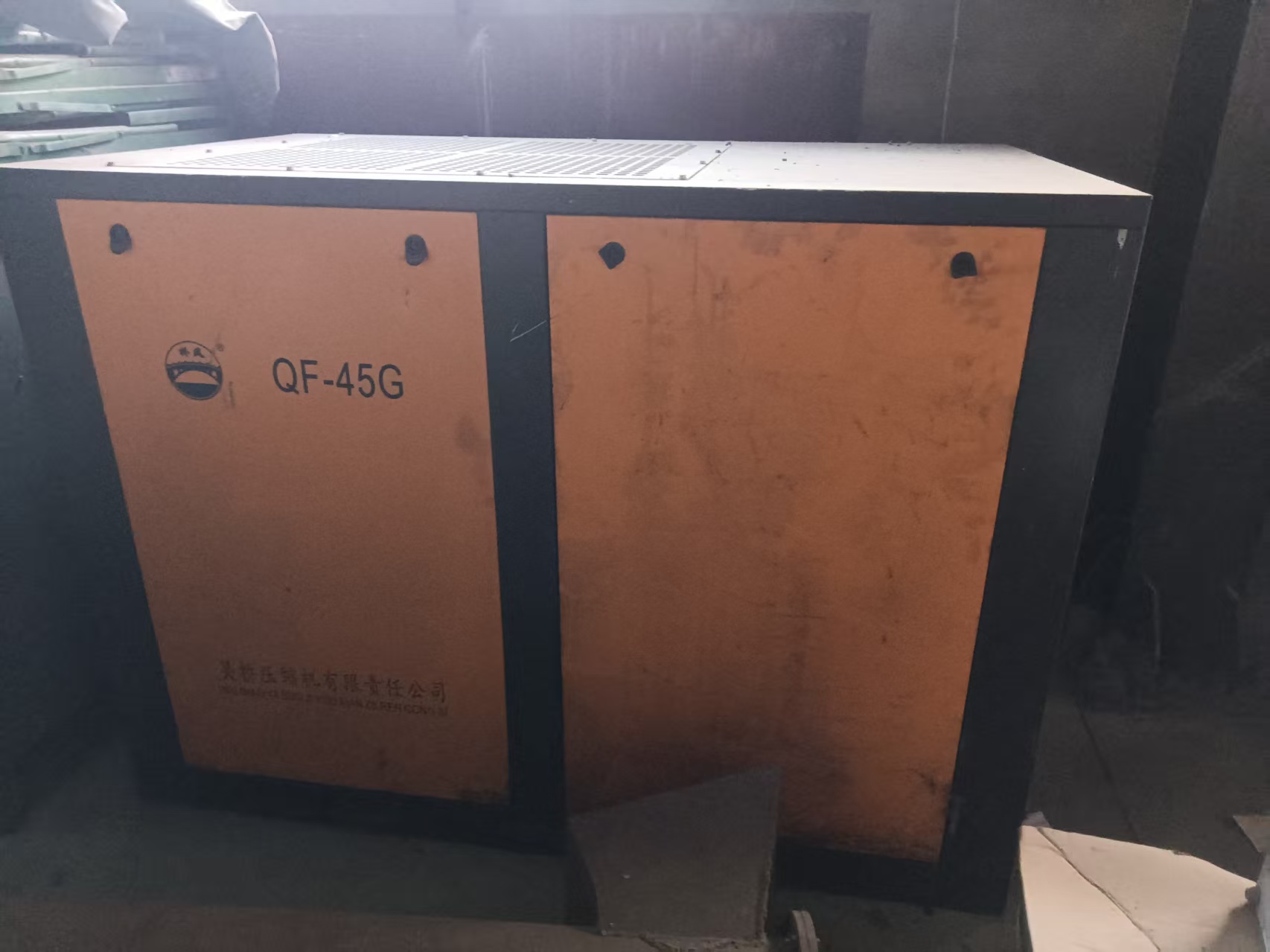 電弧機(jī)，噴砂機(jī)，空壓機(jī)