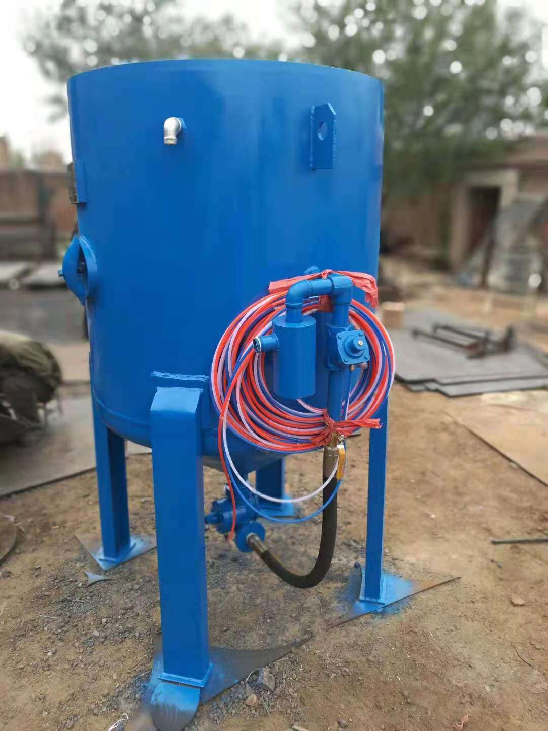 吳橋噴砂機械設備有限公司各種型號的開放式噴砂機氣控噴砂機