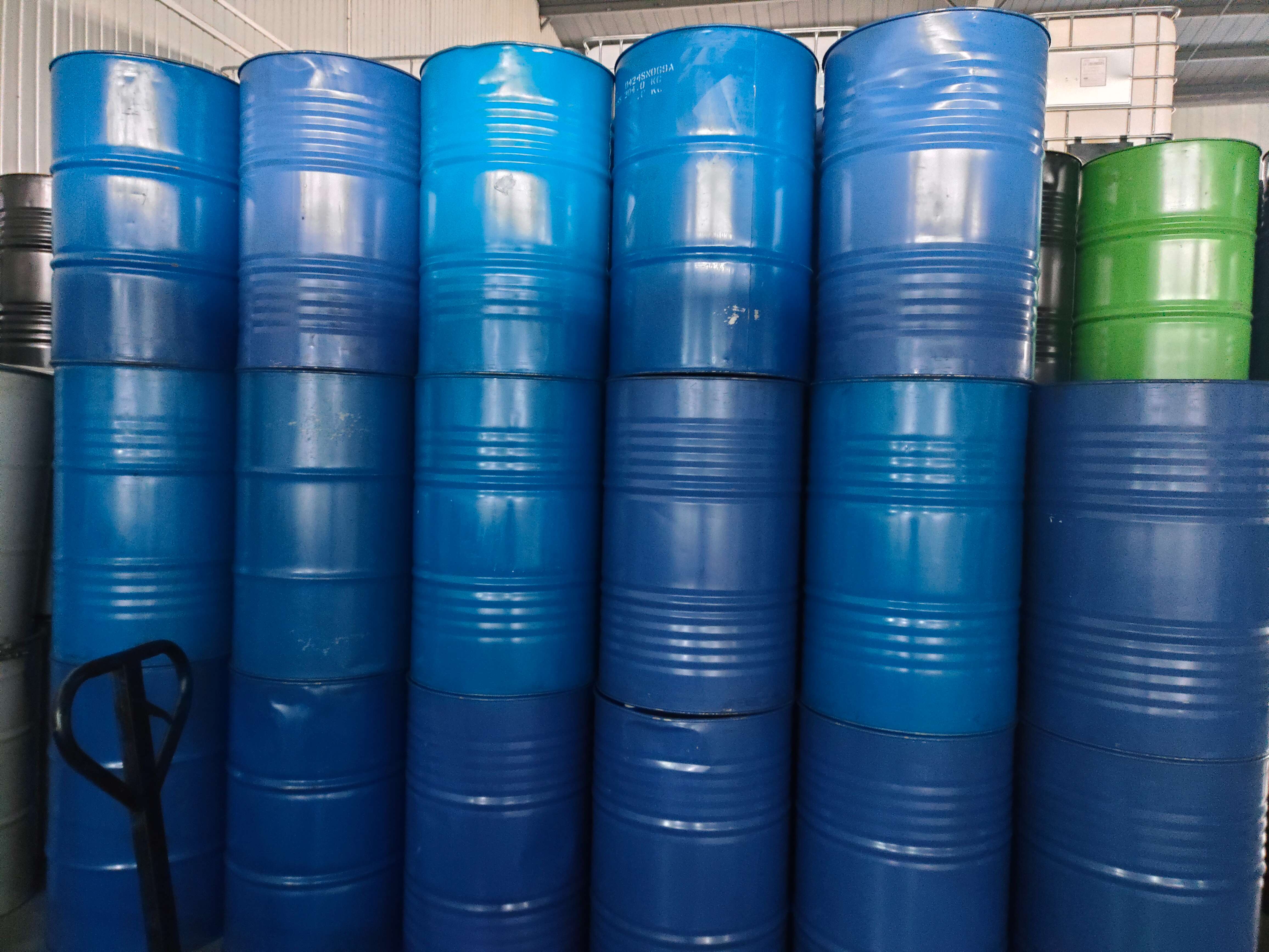 翻新200L鐵桶、翻新噸桶、破碎塑料