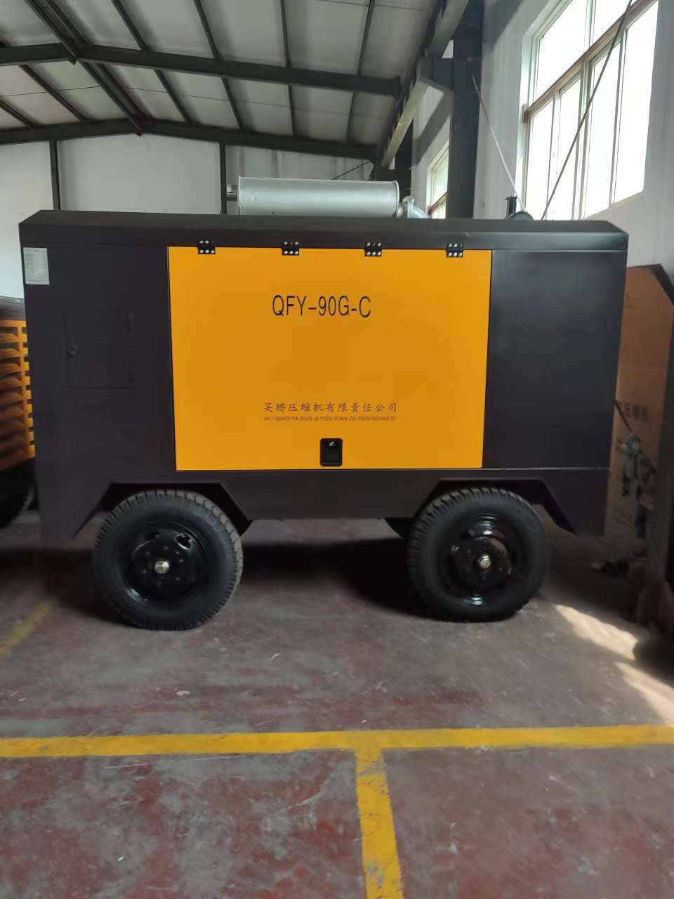 吳橋壓縮機(jī)有限責(zé)任公司移動(dòng)式四輪90千瓦16立方