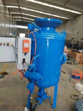 吳橋噴砂機械設(shè)備公司手動噴砂機噴砂罐