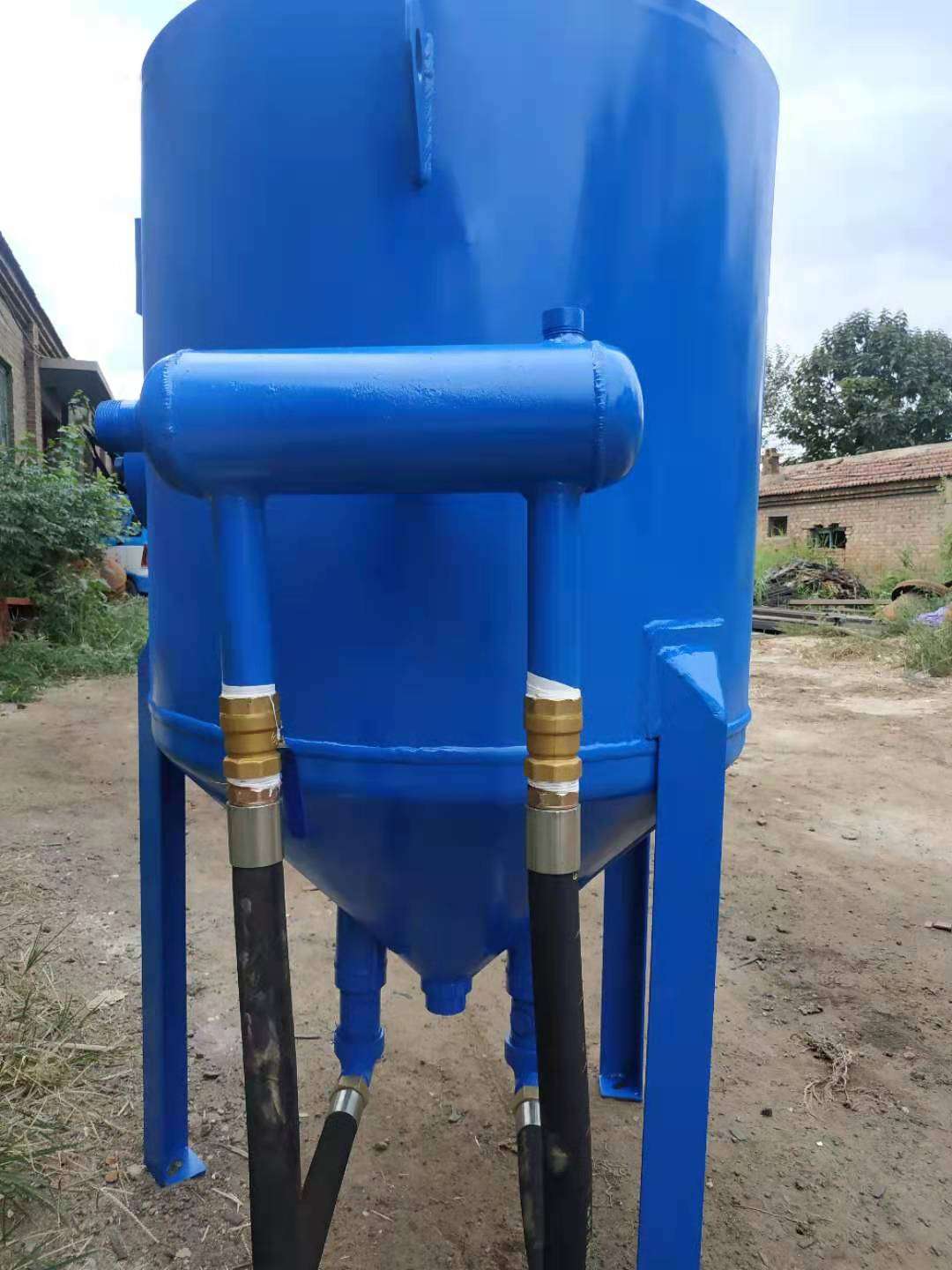 河北省吳橋噴砂除銹設備制造公司銷售部噴砂機 噴砂罐