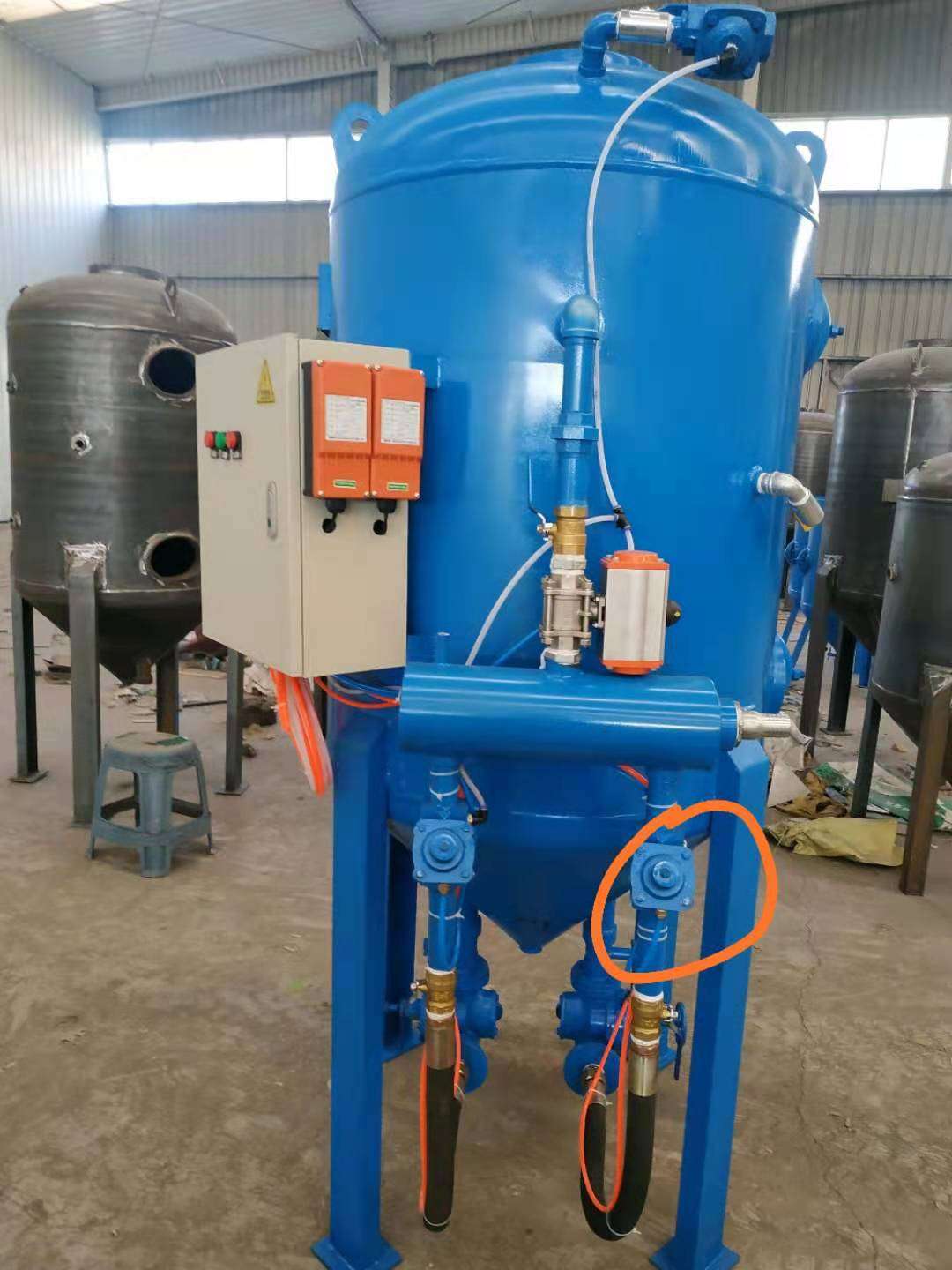 吳橋噴砂機械設備有限公司遙控雙槍噴砂機